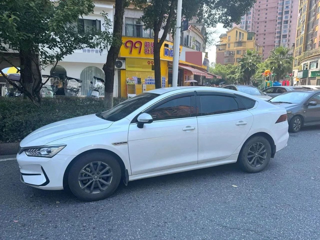 BYD Qin Plus EV — фото 3