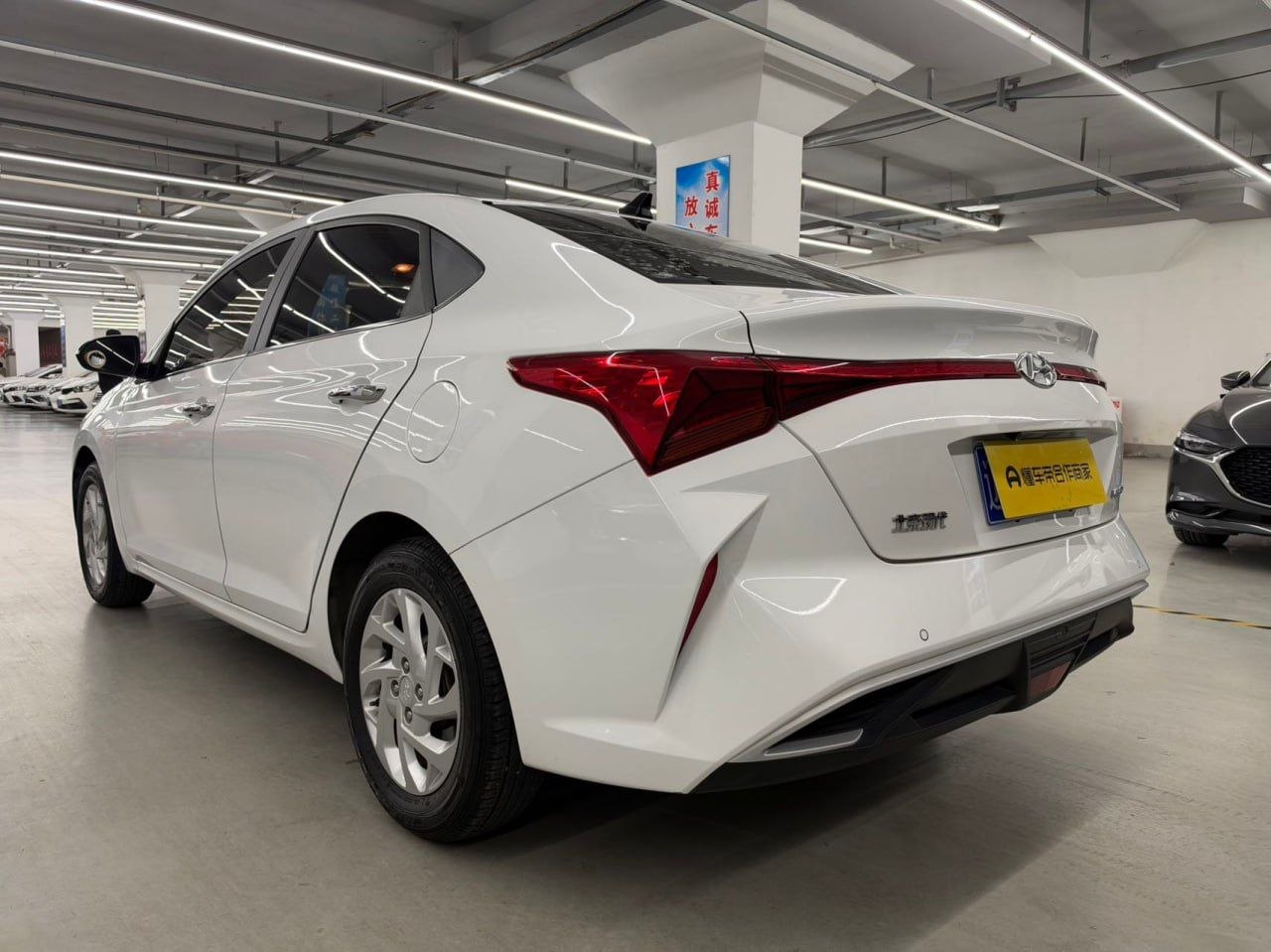 Hyundai Verna — фото 5