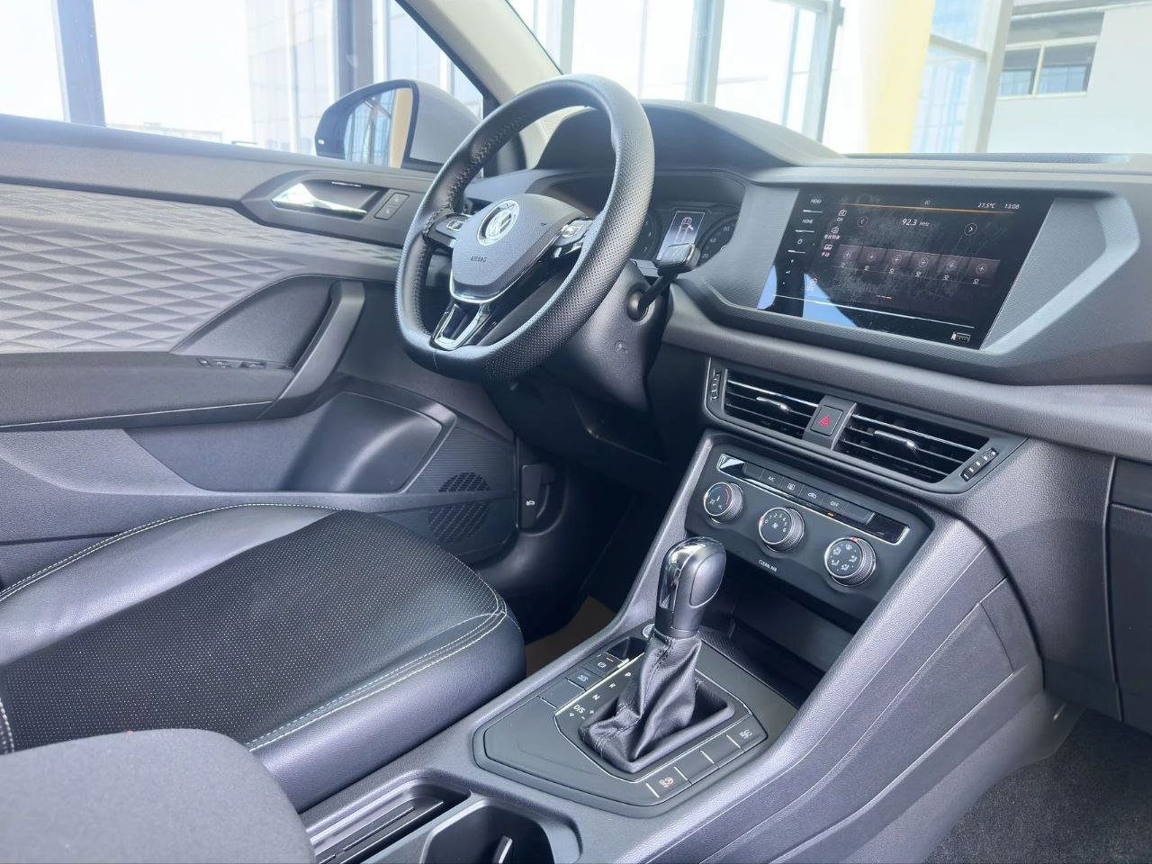 Volkswagen Tharu — фото 10